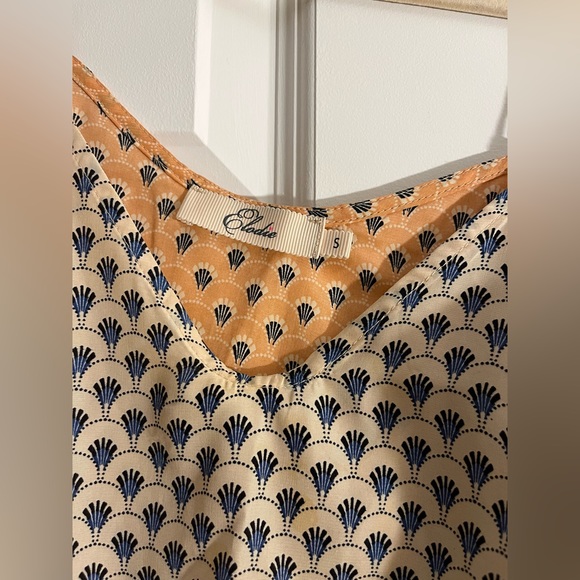 Silky Patterned Elodie Peach Tank Top - Picture 3 of 4